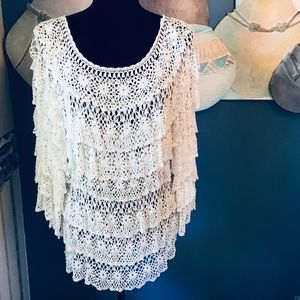 Lovely White Lacey top   HOSTESS PICK